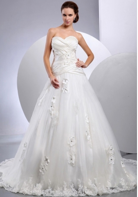 A-line Sweetheart Wedding Gowns With Appliques and Ruch