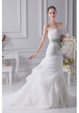 Mermaid Strapless Lace Chapel Train Wedding Dress with Fitted