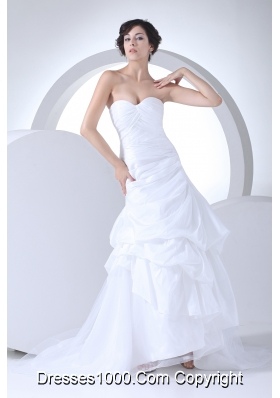 Sweetheart A-line Ruching Brush Train Wedding Dress