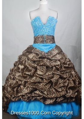 Exquisite Ball Gown V-neck Brush Quincenera Dresses