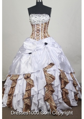 Exclusive Ball gown Strapless Chapel Train Quinceanera Dresses