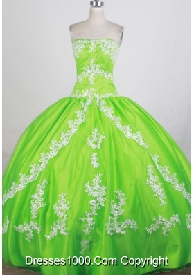 Luxurious Ball Gown Strapless Floor-length Quinceanera Dress