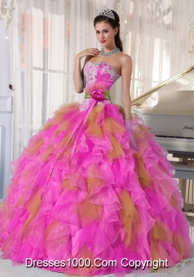 Beautiful Sweetheart Ruffels Elegant Quinceanera Dress with Hand Made Flower and Appliques