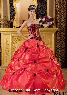Red Strapless Embroidery and Appliques Taffeta Quinceanera Gowns