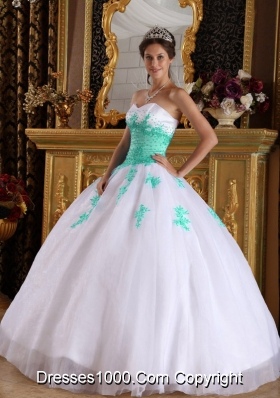White and Apple Green Appliques Sweetheart Organza Dresses For a Quince