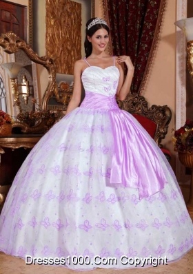 Puffy Spaghetti Straps Organza Lavender Embroidery Quinceanera Gown Dresses