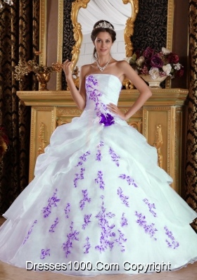 White Princess Strapless Organza Sweet 15 Dresses with Purple Appliques