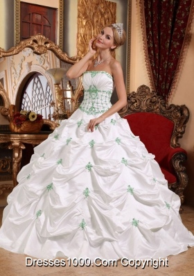 White Strapless Taffeta Green Appliques Quinceanera Gown Dresses