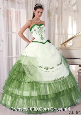 Sweetheart Organza Green Embroidery Quinceanera Gowns Dresses