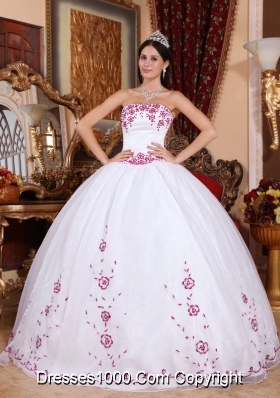 Strapless Organza Burgundy Embroidery Quinceanera Dress in White