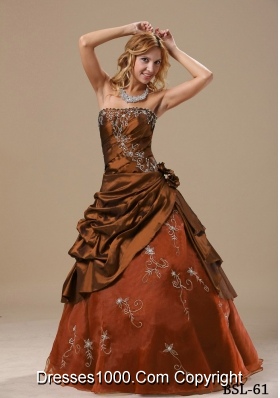 2014 Popular Princess Strapless Embroidery Quinceanera Dresses in Brown