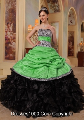 Pretty Ball Gown Sweetheart Ruffles Taffeta and Organza Quinceanera Gowns