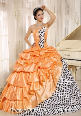 Popular Strapless 2014 Spring Quinceanera Dresses with Pick-ups