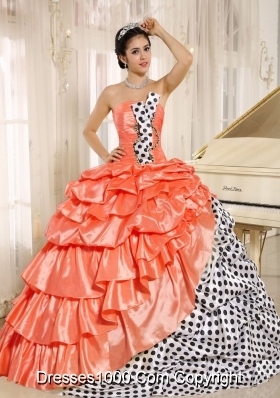 Popular Strapless Puffy Sweet Sixteen Dresses with Pick-ups
