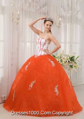 Orange Red Puffy Sweetheart Organza Quinceanera Gowns with Appliques