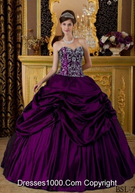 2014 Ball Gown Sweetheart Embroidery Quinceanera Dresses with Hand Made Flower