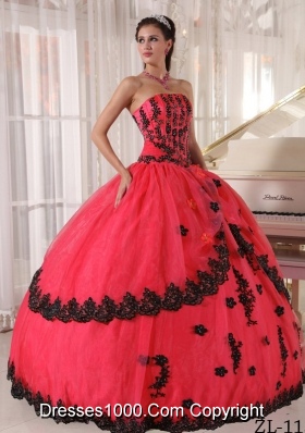 2014 Inexpensive Puffy Strapless Quinceanera Dresses with Appliques