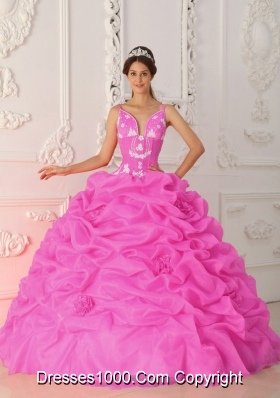 New Style Straps Organza Appliques and Pick-ups Dresses For a Quinceanera