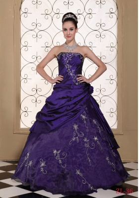 Exclusive Sweet 15 Dresses with Embroidery and Flowers Strapless