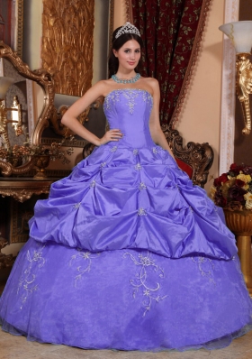 Purple Ball Gown Strapless Beading and Pick-ups Quinceanera Dresses Gowns