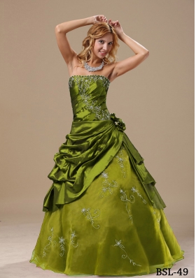 Olive Green Quinceanera Gown Dresses with Hand Made Flowers and Embroidery