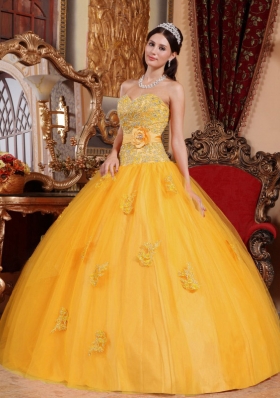 2014 Gold Puffy Sweetheart Appliques Quinceanera Dress with Hand Made Flower