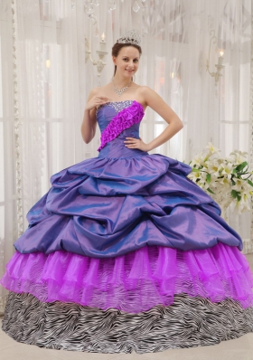 2014 Exclusive Puffy Strapless Beading Quinceanera Dresses with Pick-ups