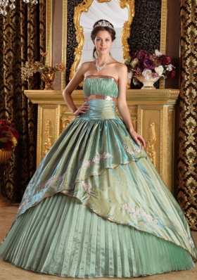 2014 Olive Green Puffy Strapless with Appliques Decorate for Quinceanera Dress