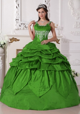 Romantic Puffy Scoop Beading for 2014 Green Quinceanera Dress with Pick-ups