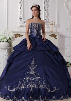 Navy Blue Ball Gown Strapless Quinceanera Dresses with Embroidery