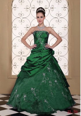 2014 Exclusive Strapless Quinceanera Dresses With Embroidery