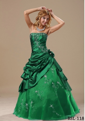 2014 Strapless Quinceanera Dresses with Embroidery Hand Made Flowers