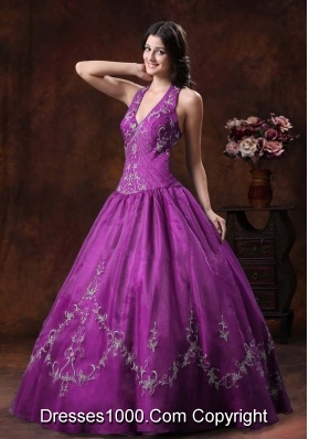 A-line Halter Top Organza Sweet 16 Dresses With Embroidery Decorate
