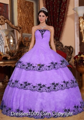 Ball Gown Strapless Organza Lilac Quinceanera Gown with Appliques