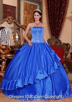 2014 Embroidery Quinceanera Dress in Blue Puffy Strapless