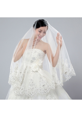 2014 Cheap Two-Tier White Fingertip Veil with Lace Edge