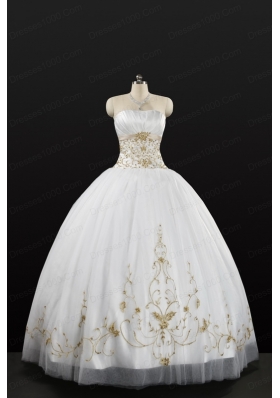 White Strapless 2015 Quinceanera Dress with Beading and Appliques