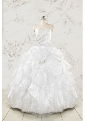 Classical White Quinceanera Dresses with Beading and Ruffles