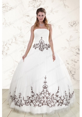 2015 Puffy Appliques Strapless White Quinceanera Dresses