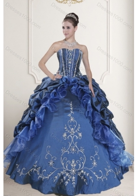 2015 Fashionable Embroidery and Beading Dresses for Quinceanera