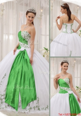 Latest Ball Gown Sweetheart Quinceanera Dresses with Embroidery