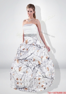 Perfect and Elegant Ball Gown Strapless Camo Wedding Dresses with Belt