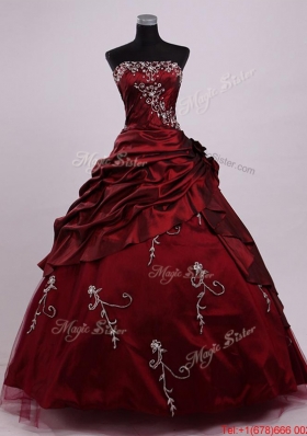 Elegant Strapless Ball Gown Wine Red Sweet 16 Dresses with Appliques