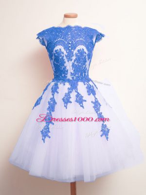 Designer Scalloped Sleeveless Vestidos de Damas Knee Length Appliques Blue And White Tulle