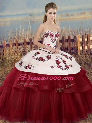 Graceful White And Red Ball Gowns Tulle Sweetheart Sleeveless Embroidery and Bowknot Floor Length Lace Up 15th Birthday Dress