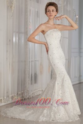 Trumpet /Mermaid Strapless Court Train Wedding Gown