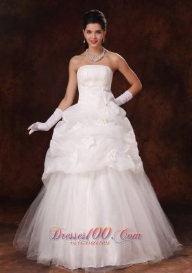 Strapless Hand Made Flowers Tulle Wedding Gown Floor-length
