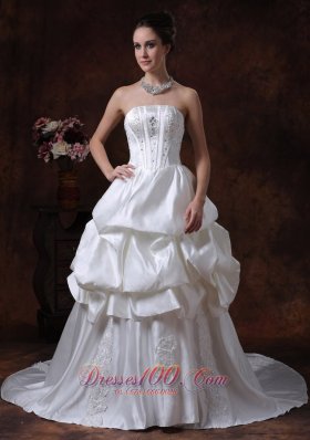 Strapless Pick-ups Taffeta Wedding Gown With Court Train