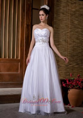 Sweetheart A-line Taffeta and Tulle Bridal Dress Appliques Ruch