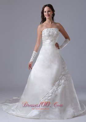 Strapless Embroidery Wedding Gown Ruched A-line Court Train